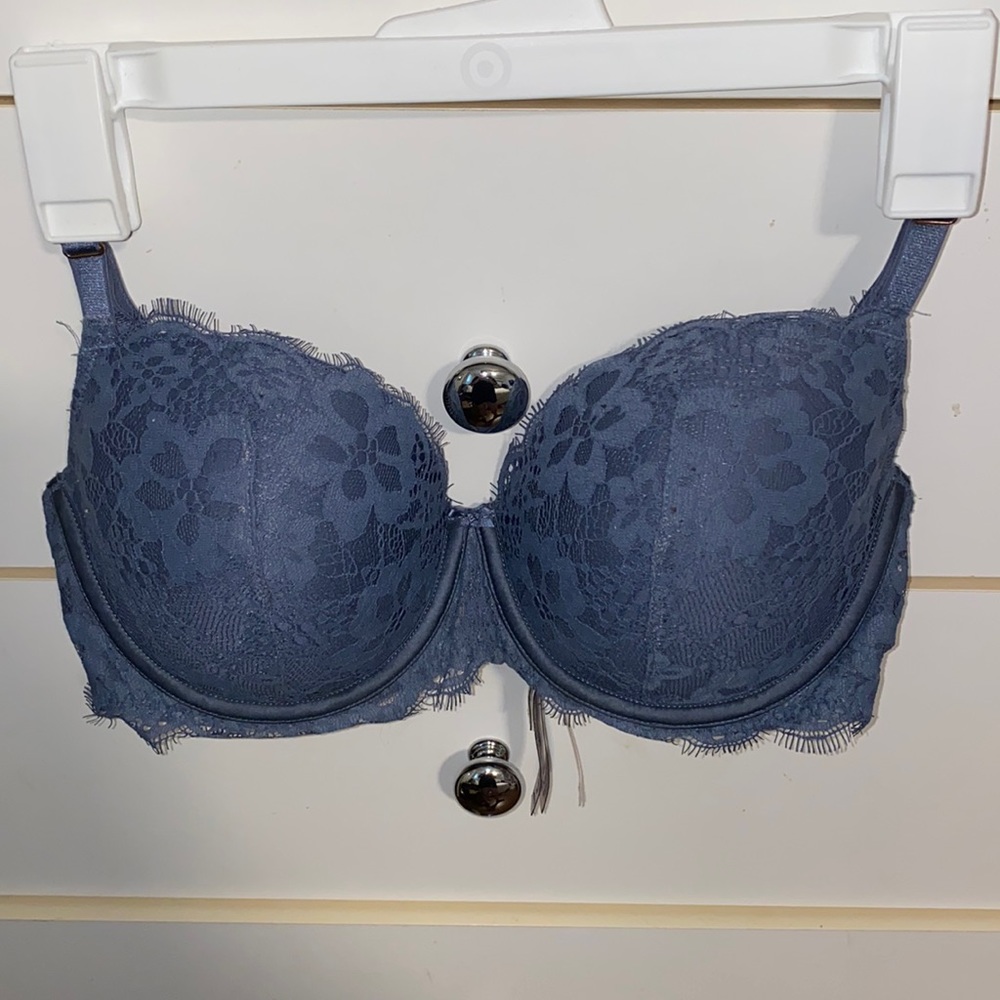 Victoria’s Secret 34 DD Bra